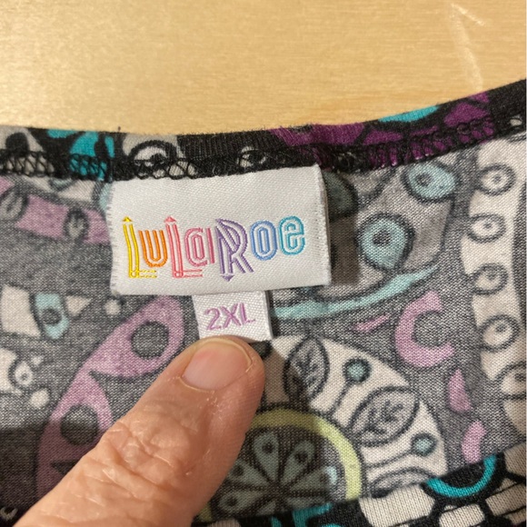 Lularoe Blouse Hi/Lo Hem 2XL (JR) - Picture 9 of 14